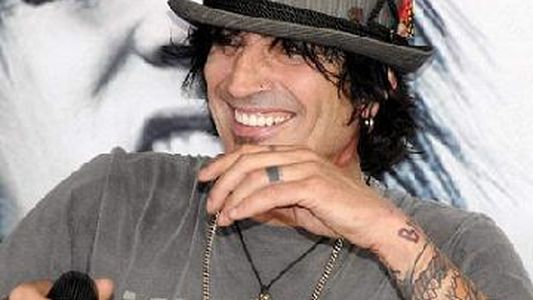 ¿Qué famosa mediática tuvo una historia de amor con Tommy Lee?