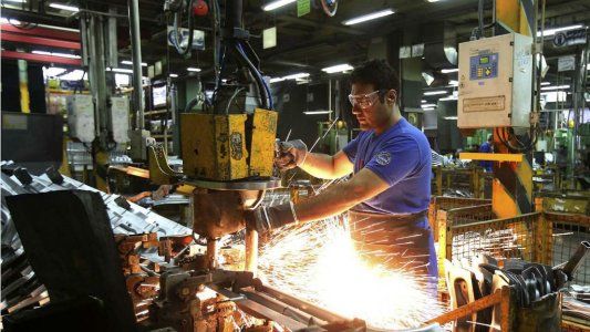Según un estudio, la producción de las Pymes industriales se derrumbó 53,1% en abril