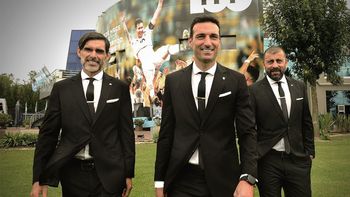 El equipaje de la Scaloneta: los productos que la delegación llevó a Qatar que incluyen la camiseta de un jugador sorpresa