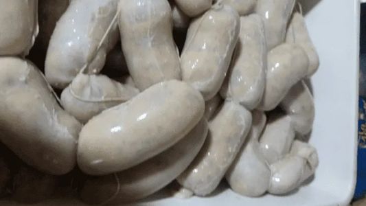 Chorizos rellenos de polenta: un comedor comunitario inventó la chorilenta para combatir el hambre