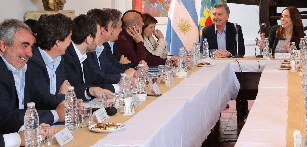 Mientras avanza el plan déficit cero, Macri dijo que tenemos los impuestos más altos del mundo y que hay que bajarlos