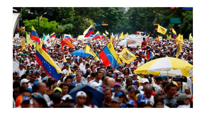 Masivas marchas en Venezuela por la convocatoria #16N