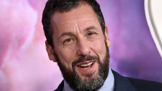 Netflix y Adam Sandler se lucen con una nueva comedia y ya está entre las películas más vistas