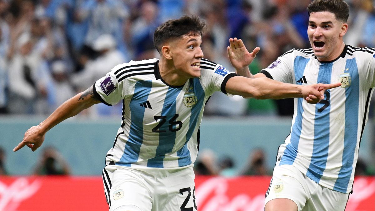 Nahuel Molina grita el gol que abrió el marcador frente a Países Bajos en el Mundial de Qatar. (Foto: FIFA).
