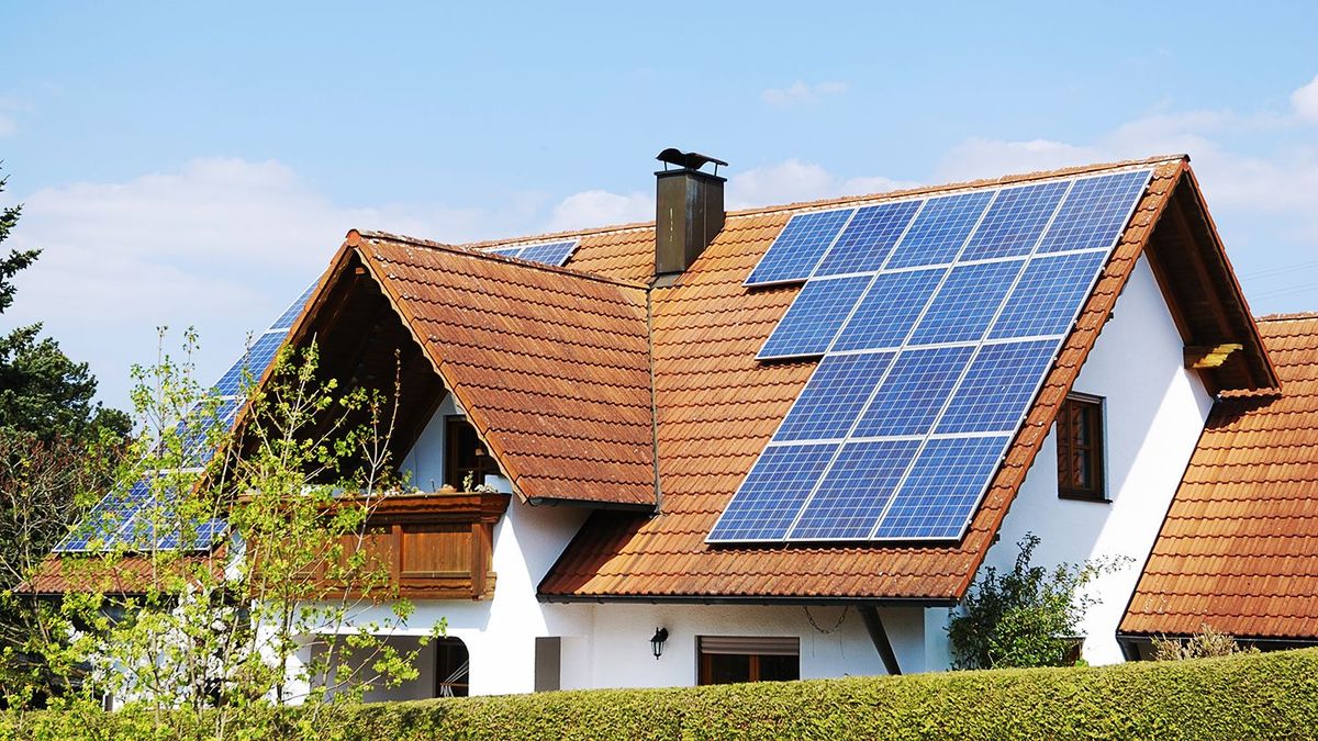 Los sistemas solares domiciliarios permiten reducir el consumo eléctrico
