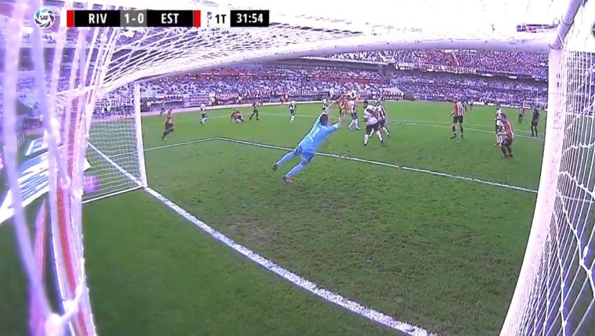 River-Estudiantes: el video de otra gran atajada de Franco Armani, que le hizo ganar otra ovación