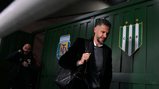 Críticas y furia: Martín Demichelis se cruzó con la prensa tras la goleada de River a Banfield