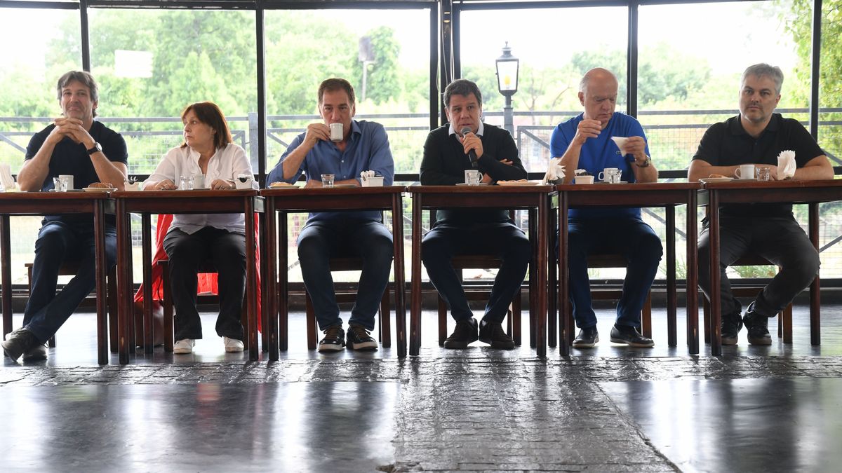 Facundo Manes y Diego Santilli, desayuno de los candidatos de Juntos en Provincia de Buenos Aires (Foto: Telam).