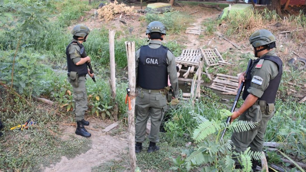 Gendarmería desarma un paso ilegal en la frontera. (Foto: Gentileza Noticias Formosa)