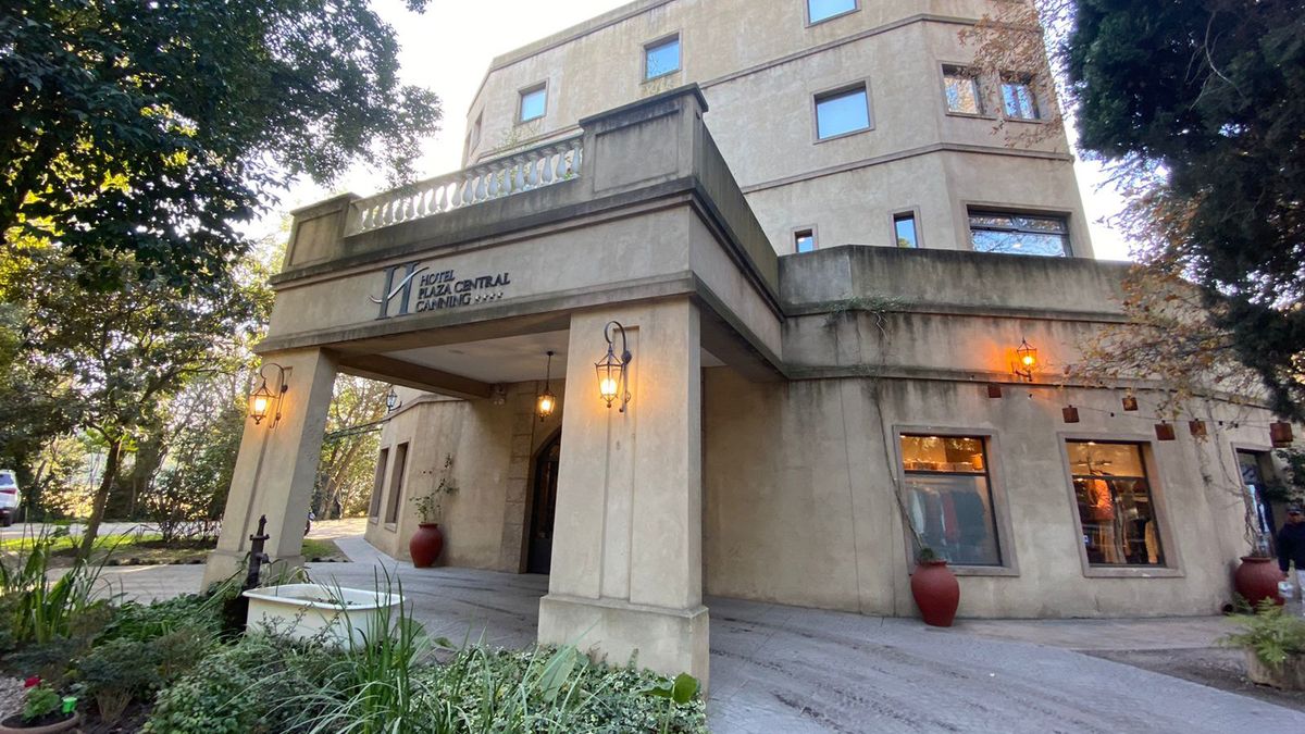 Allanaban este martes por la mañana el hotel en el que se encuentran los iraníes y venezolanos del avión que se encuentra retenido en el Aeropuerto de Ezeiza (Foto: archivo).