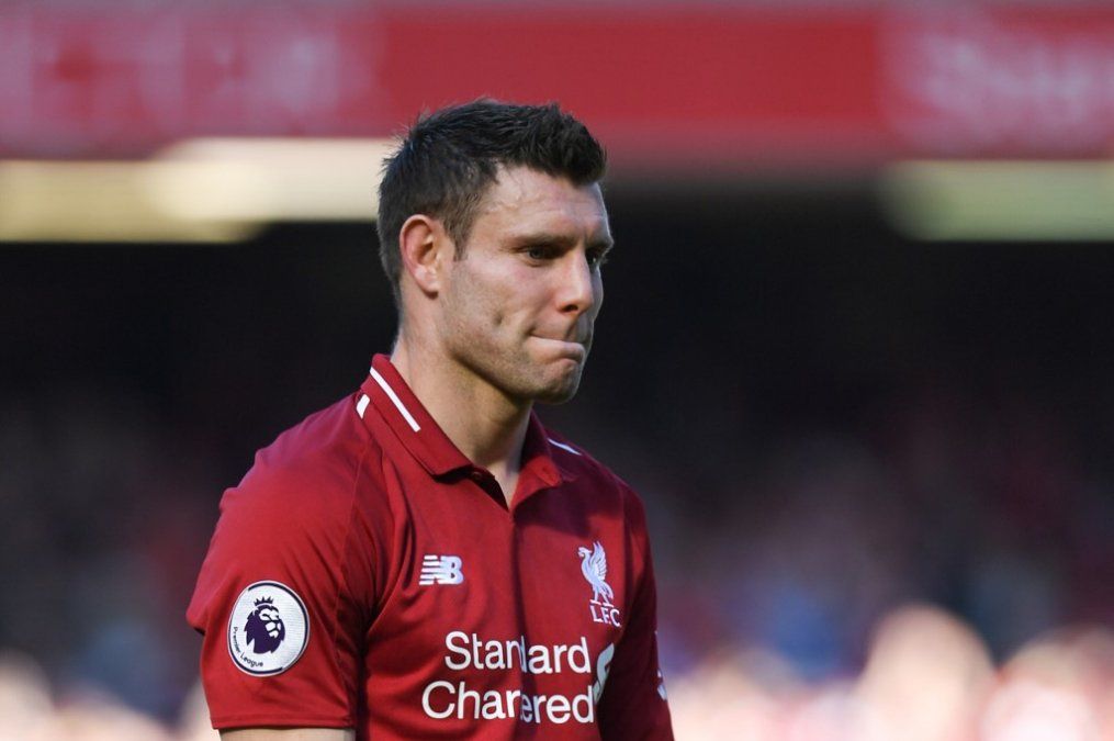 James Milner, el inglés del Liverpool que defendió una pelota ¡mordiéndola!