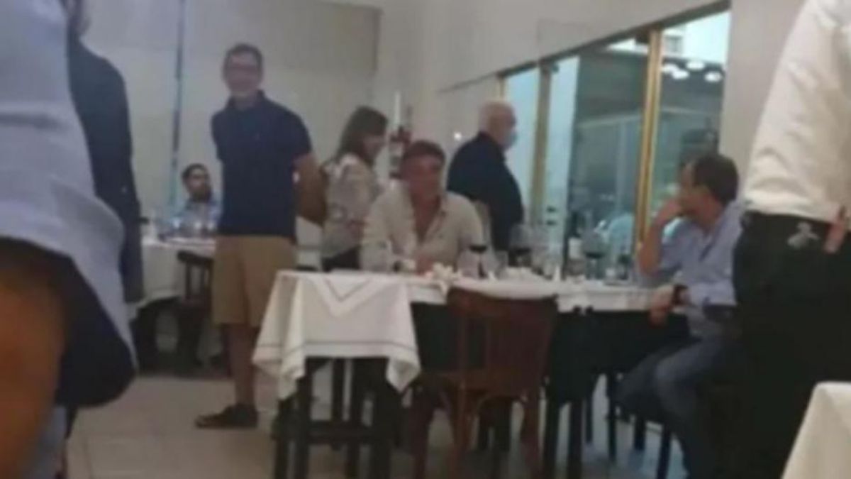 Ginés González García fue escrachado en un restaurante de Puerto Madero.