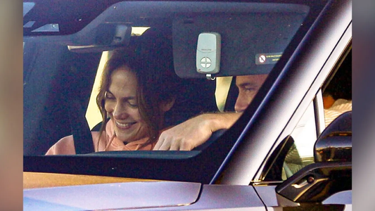 La furia de Jennifer López con un periodista y un gesto grosero que fue captado por un fotógrafo