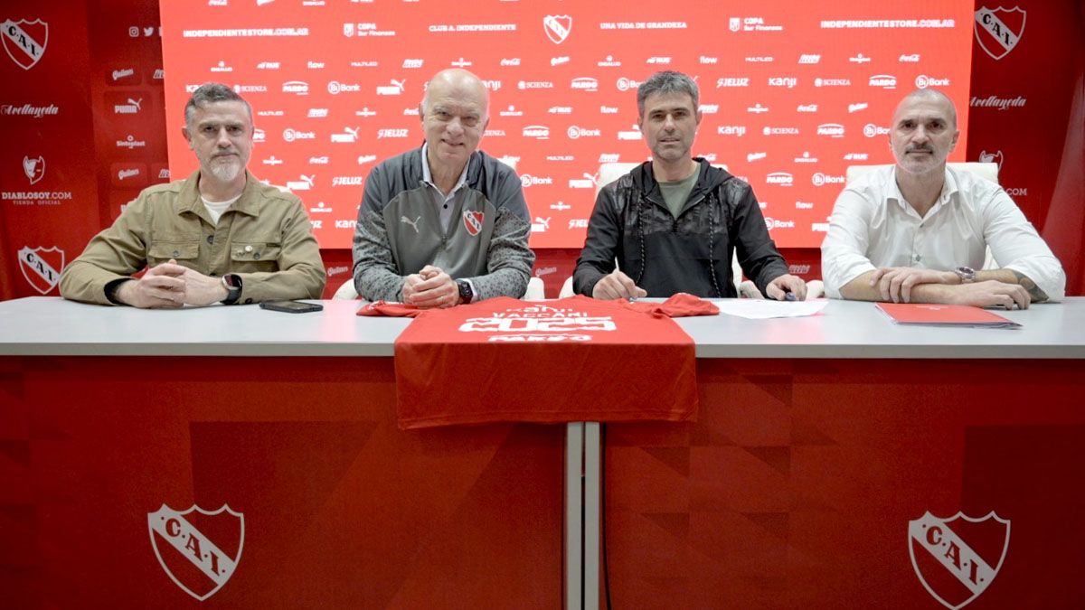 ¡Es oficial! Independiente presentó a su nuevo director técnico