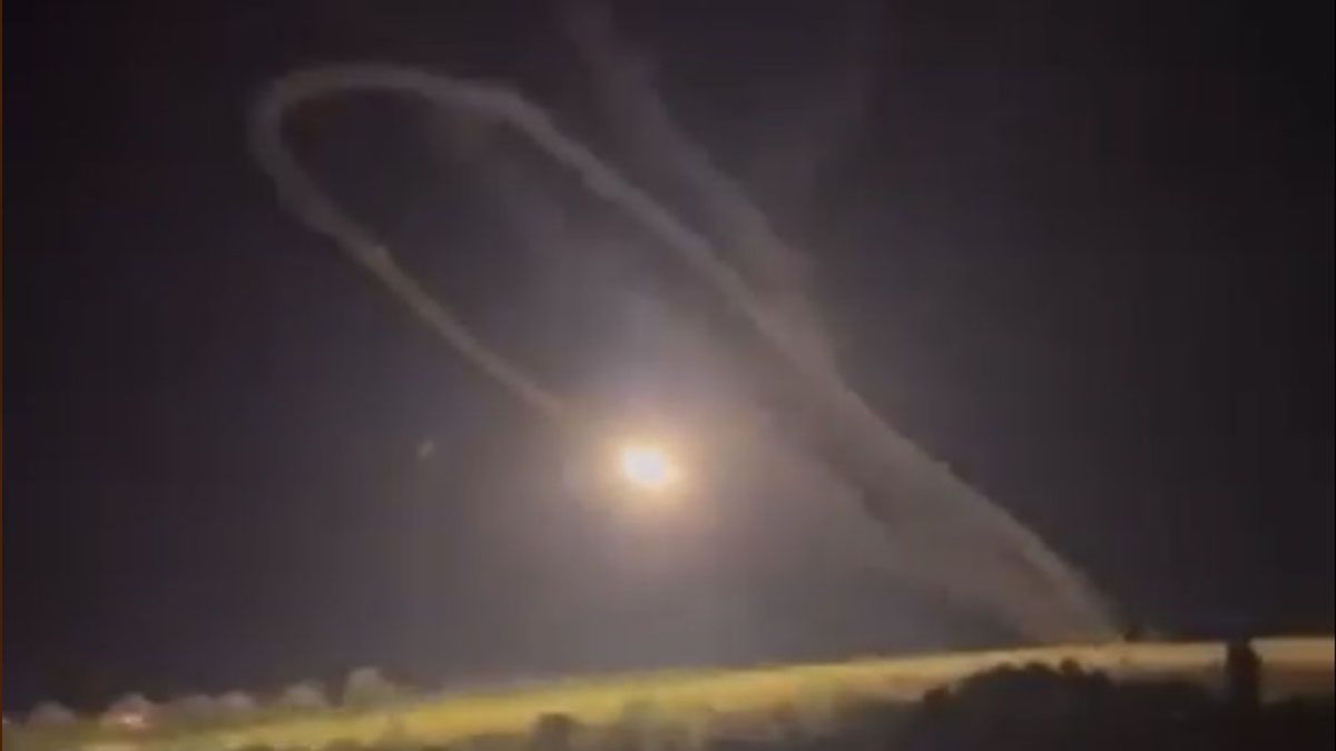El misil disparado por las tropas rusas giró en su trayectoria y se dirige al lugar desde donde fue lanzado (Foto: Gentileza News.com.au)