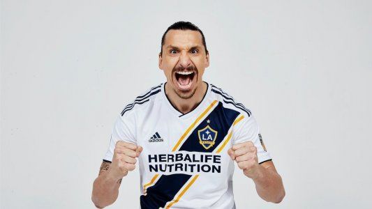 Escándalo: Zlatan Ibrahimovic compró al rival del Malmö, su club de origen, y los hinchas le prendieron fuego la casa