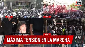 Javier Milei supervisó el operativo antipiquetes desde el Departamento Central de Policía