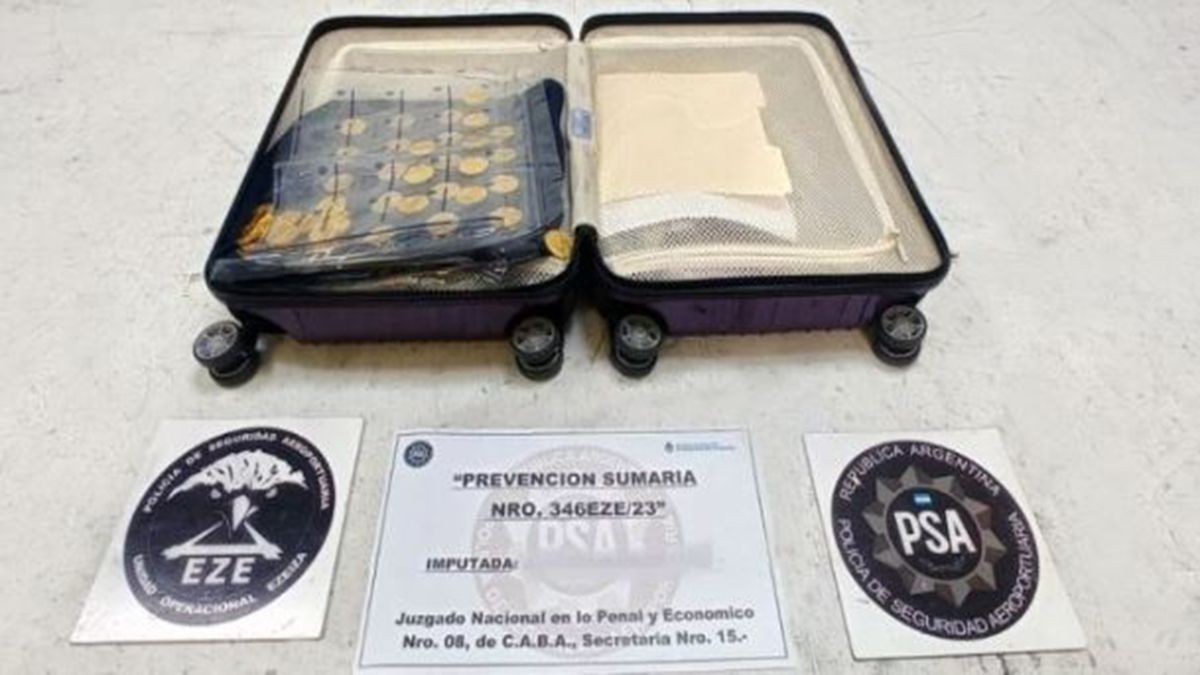 Detuvieron a una mujer que quiso subir a un avión con casi 6 kilos de oro en el Aeropuerto de Ezeiza. (Foto: PSA)&nbsp;