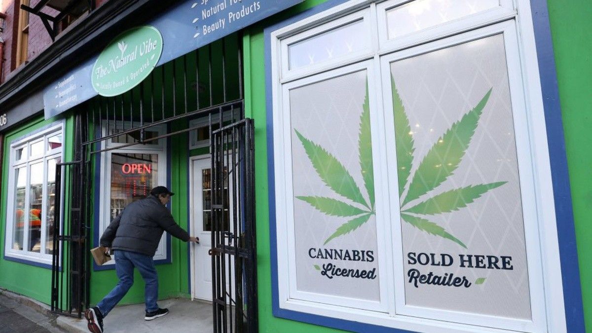 Canadá: prohibieron la compra de marihuana a los no vacunados de Covid y se cuadruplicó la inoculación