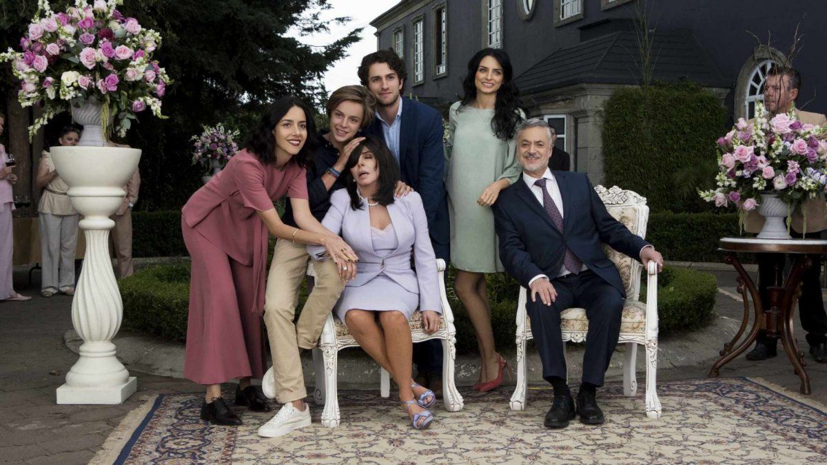 Confirmaron que La Casa de las Flores tendrá segunda y tercera temporada