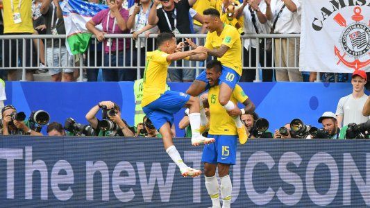 Alegría não tem fim: Brasil definió el partido ante México con un sólido 2 a 0 y está en cuartos de final