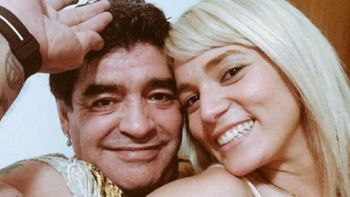 Diego Maradona llegó a la Argentina junto con Rocío Oliva