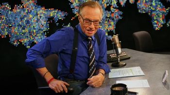 Murió Larry King, legendario periodista y entrevistador de la TV de EEUU, tras contraer coronavirus