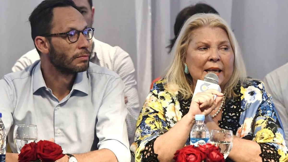 El presidente de la Coalición Cívica (CC) Maximiliano Ferraro y Elisa Carrió resolvieron no apoyar a ningún candidato en el balotaje (Foto: Telam). El presidente de la Coalición Cívica (CC) Maximiliano Ferraro y Elisa Carrió resolvieron no apoyar a ningún candidato en el balotaje (Foto: Telam).
