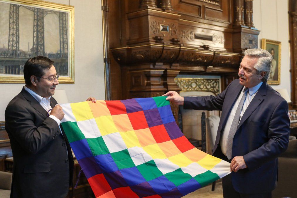 Un triunfo de la democracia: ¿Cómo se vivió en la Rosada el triunfo del MAS en Bolivia?