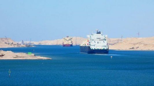 La historia del Canal de Suez: cuello de botella entre el Mediterráneo y el Mar Rojo