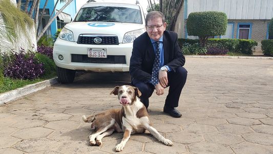 Carlos Martini disfruta con los perros