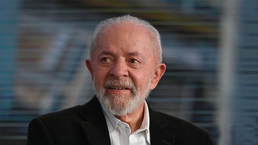 Lula da Silva se recupera tras la cirugía y asegura estar firme y fuerte