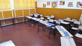 Desde el cierre de los comicios de las 18 hs de este domingo, comenzará un operativo de limpieza y desinfección en los colegios. Desde el cierre de los comicios de las 18 hs de este domingo, comenzará un operativo de limpieza y desinfección en los colegios.