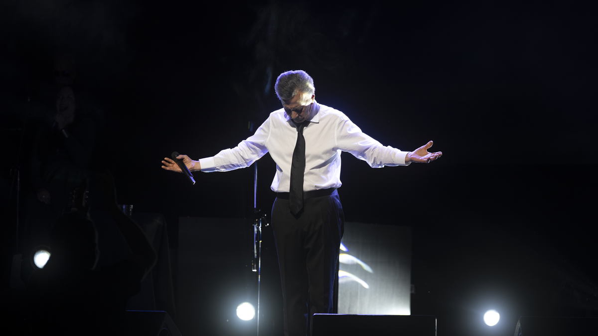 Palito Ortega emocionó al teatro Ópera con una noche llena de música, recuerdos y familia
