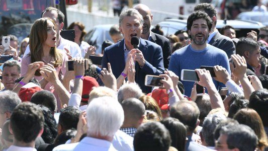 Macri sigue su caravana en Bahía Blanca y se muestra con Vidal en su mayor bastión electoral en la Provincia