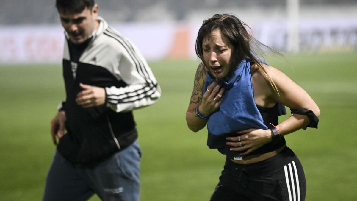 La policía reprimió a los hinchas de Gimnasia en la previa del partido ante Boca.&nbsp;