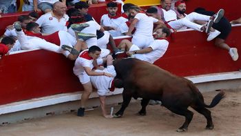 Tres heridos en el quinto encierro de San Fermín, en Pamplona (Foto: Gentileza Diario de Navarra) Tres heridos en el quinto encierro de San Fermín, en Pamplona (Foto: Gentileza Diario de Navarra)