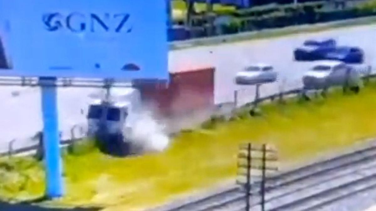 El momento en el que despista el camión. (Foto: captura)
