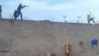 Motín en Florencio Varela: un video muestra el momento exacto en que un preso es abatido