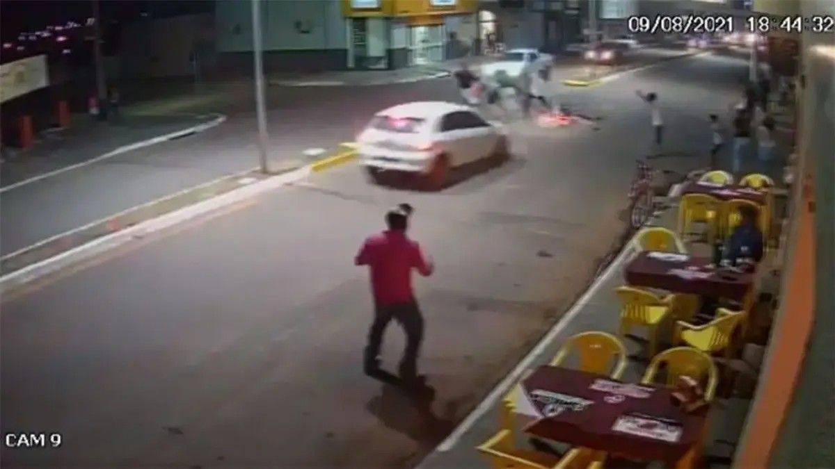 Imágenes impactantes. El momento en el que el ciclista es atropellado por segunda vez.&nbsp;