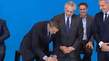Tras una semana de turbulencias financieras, Alberto Fernández y Sergio Massa se mostraron juntos en un acto en el CCK