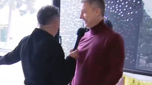 El blooper de Ángel de Brito en la oficina de Adrián Suar