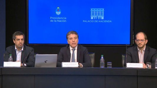 Dujovne festejó el ajuste: anunció que el déficit bajó 47% y prometió un alivio para el campo