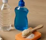 Vinagre, detergente y pasta dental: qué hay detrás del truco casero que circula para limpiar