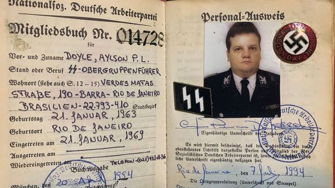 Impactante hallazgo: fueron a detener a un pedófilo y encontraron una colección objetos nazis