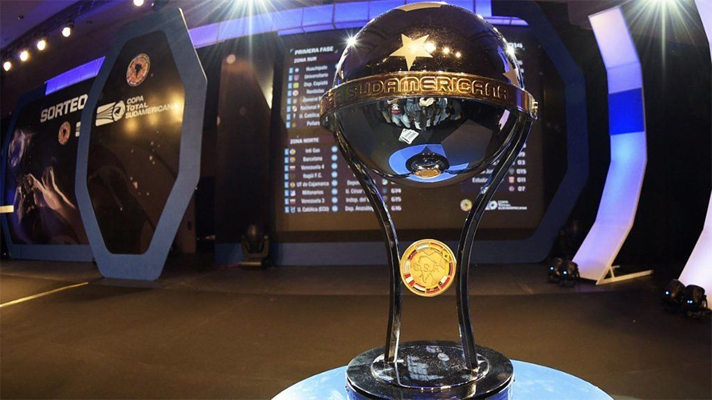 Racing no tuvo la suerte que tuvo Independiente