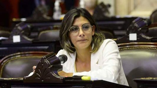 Es diputada nacional, médica y trasladó a un paciente con Covid-19 en una ambulancia