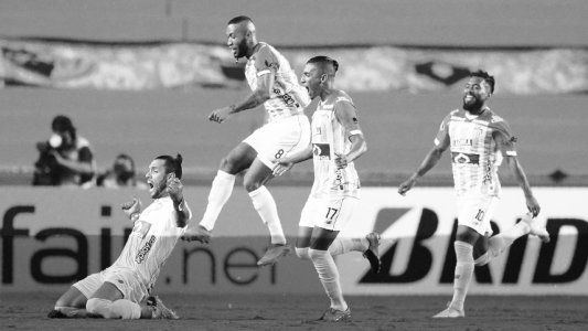 Copa Libertadores: el arquero de Junior anotó un gol de tiro libre y logró algo que ni Chilavert pudo