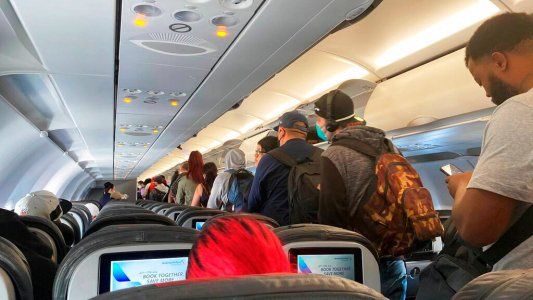 Por el aumento de casos, el Gobierno restringe los vuelos a Estados Unidos, Europa, Brasil y México