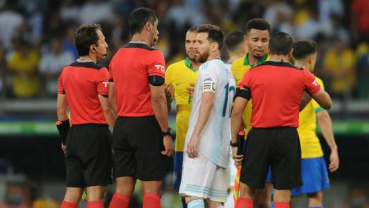 ¿Y el VAR? La bronca de los famosos con el árbitro de Argentina - Brasil